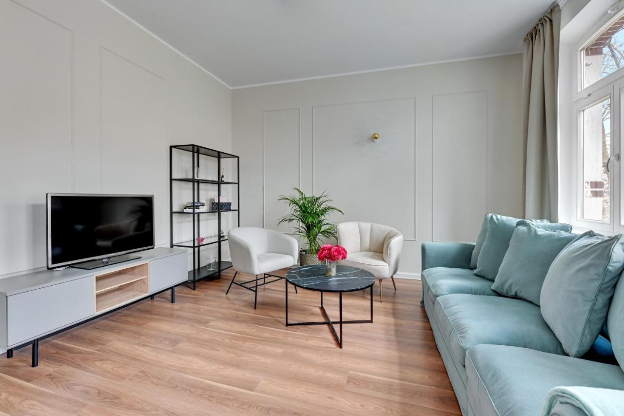 Lion Apartments - Capri 5 Min From The Beach ソポト エクステリア 写真
